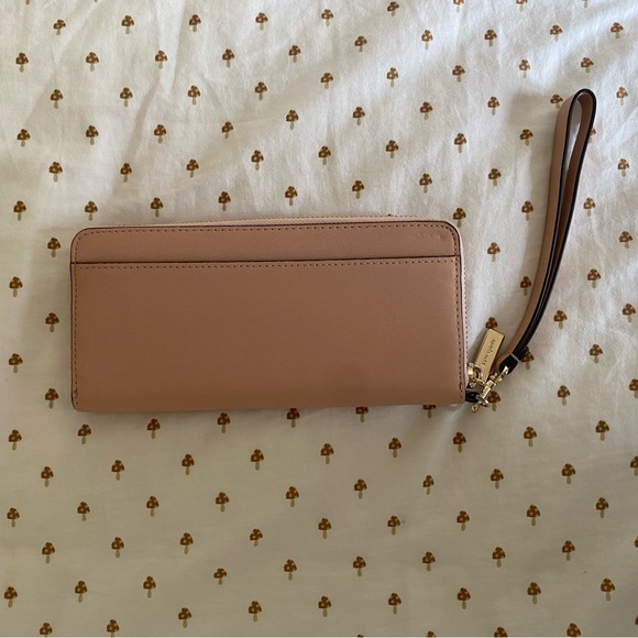 Kate Spade Baby Pink Large Long Slim-fit Wallet with Handle - Picture 2 of 4